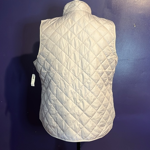 Old Navy Diamond Quilted Lightweight Zip Up Vest (NWT) - Picture 8 of 13